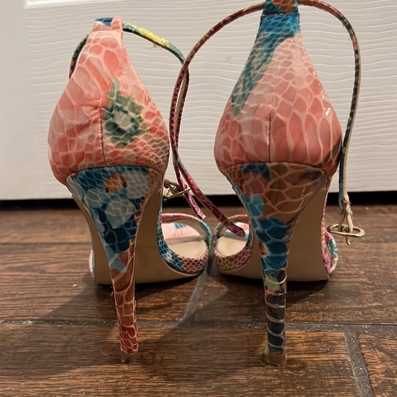 Fun pastel shoes. Stecy by Steve Madden, 8.5. Like New! - Picture 2 of 6